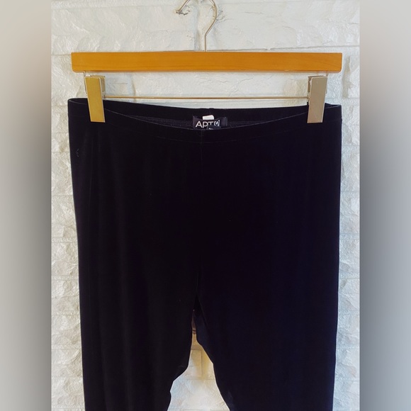 Apt. 9 Black Velvet Elastic Waist Pants Size Medium - Picture 2 of 4
